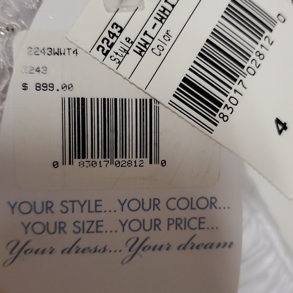Alfred Angelo Wedding dress size 4 - Picture 5 of 6